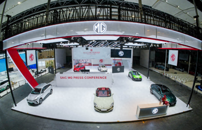 燃油新能源双赛道发力，MG ES5&MG7 2025款亮相