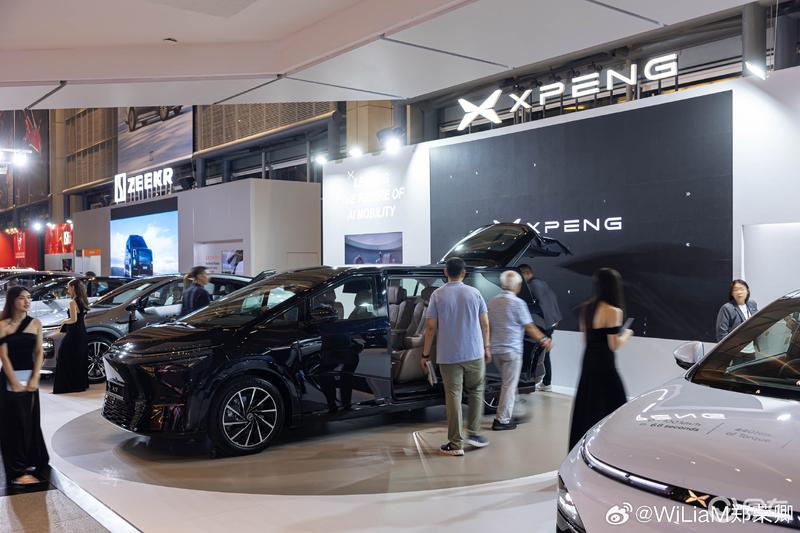 小鹏X9右舵版新加坡首秀 加快全球化步伐