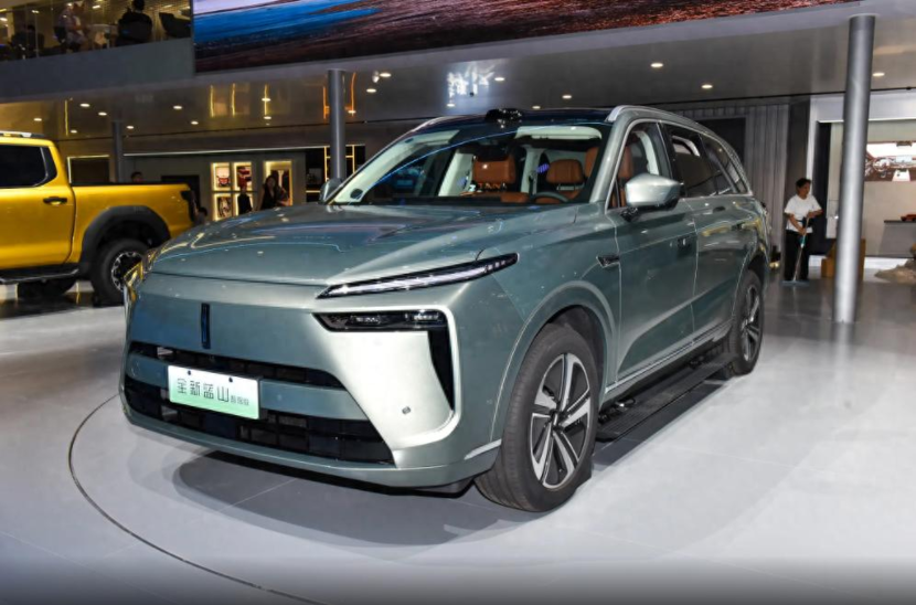 定位中大型SUV，轴距超3米，续航1308Km，蓝山值得入手