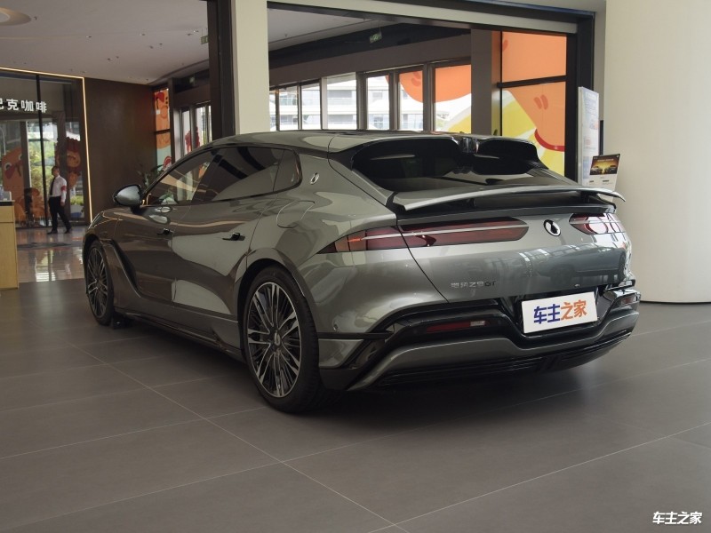 腾势Z9GT 全部在售 2024款成都腾势Z9GT售价33.48万起 暂无优惠