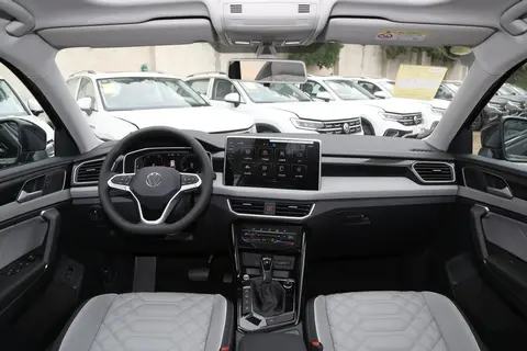 大众跌落神坛！中型SUV降至13万多，月销17515辆，性价比确实高