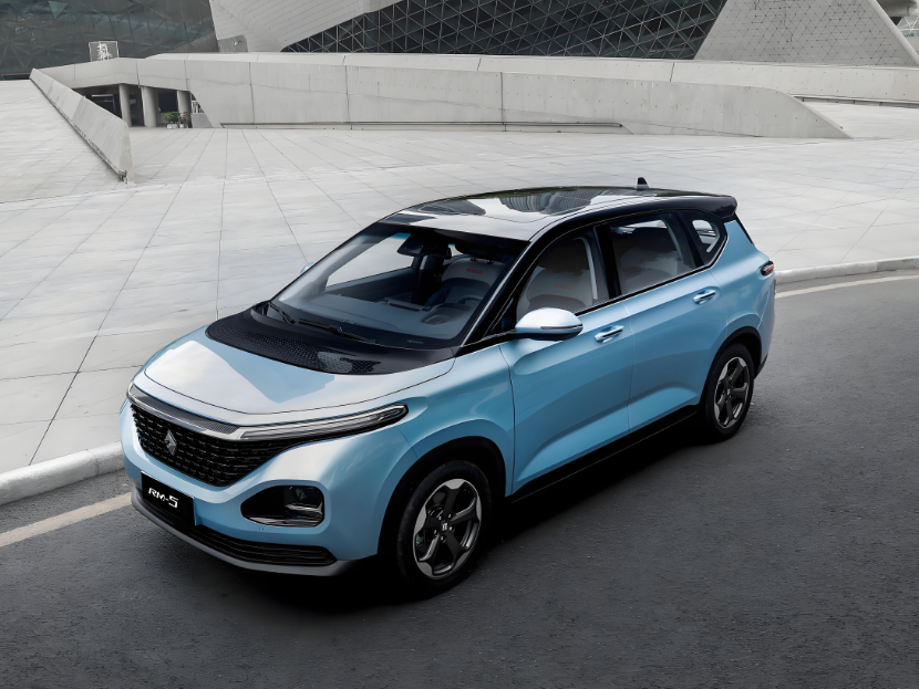 新宝骏RM-5 6座版：家庭出行的智慧空间革新者