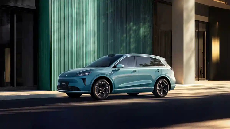 长得有点普通，尚界H5官图发布，华为光环值多少钱？