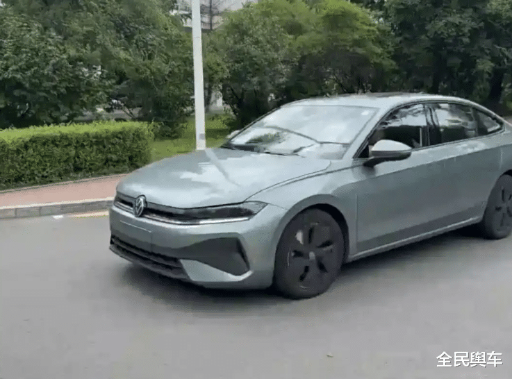 全新一汽 - 大众速腾 L 更多实车图曝光！将竞争本田思域