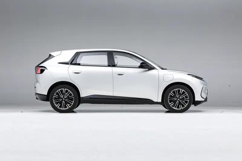 北汽新能源1-8月累计销量95386辆 极狐1-8月累计销量75493辆